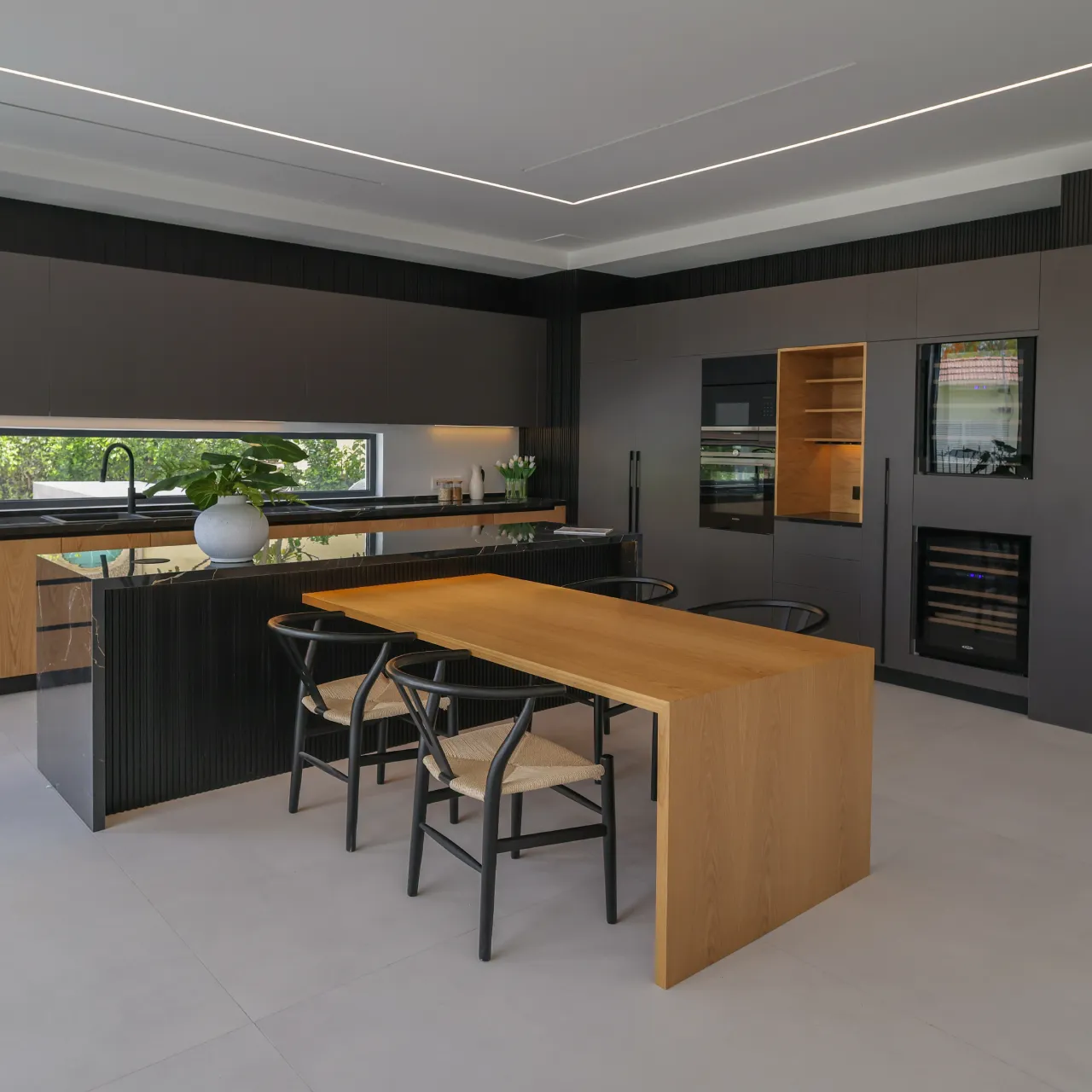 Modern Kitchen Renovation in Jumeirah Island Dubai