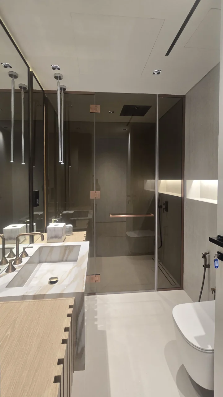 Palm Jumeirah narrow bathroom after renovation with custom vanity by Arta